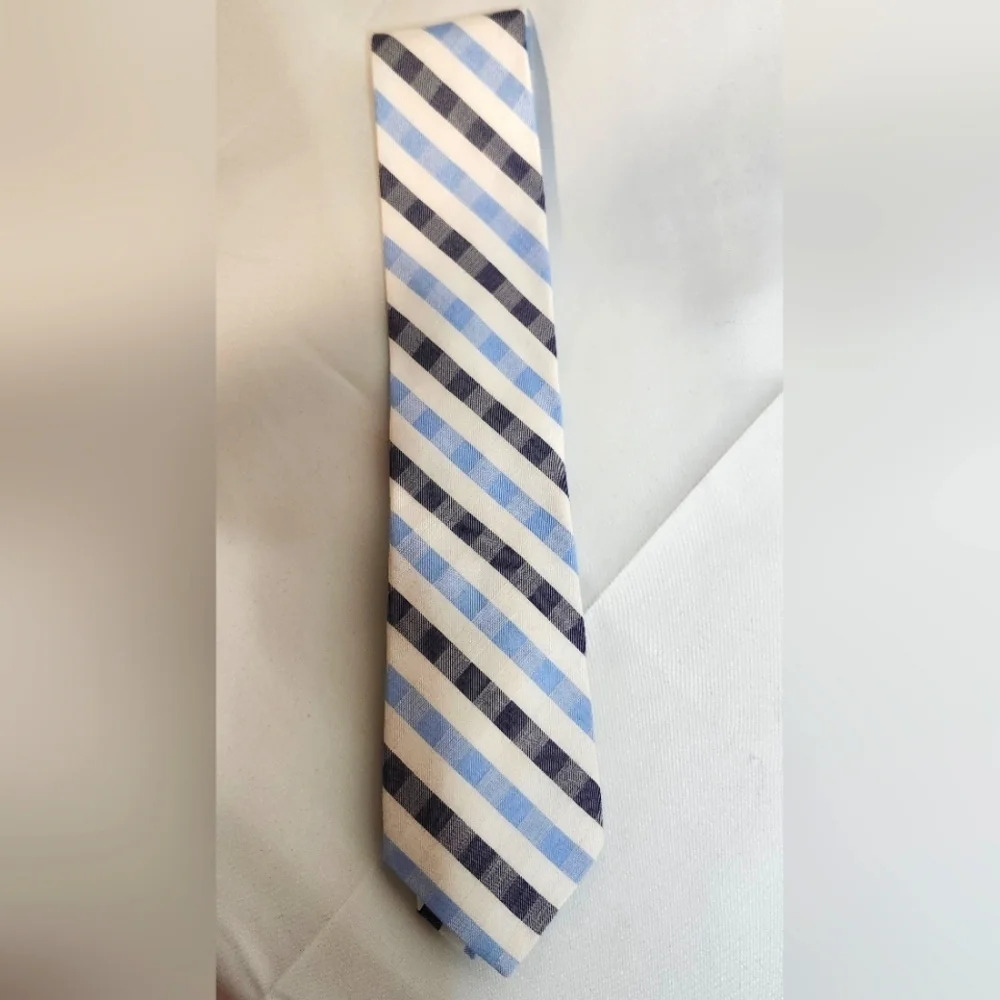 IZOD Tie Navy Light Blue White Plaid Silk Cotton Blend Preppy Aademia Event